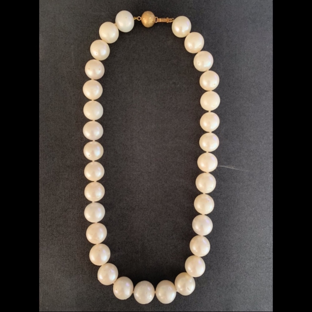 Stunning South Seas White Pearl Strand Necklace
